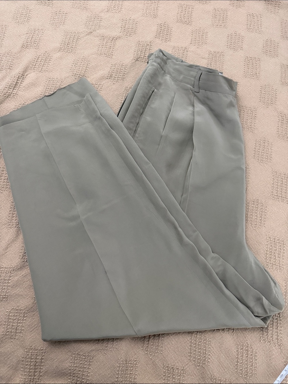 100% Silk Talbots Women’s Pleated Dress High Rise Pants in Sage Vintage